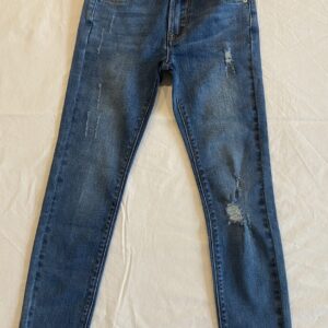 Jeans pitillo gastado rodilla niñita