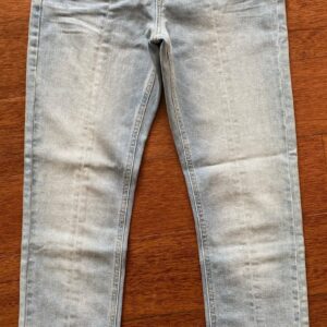 Denim clásico con detalles piernas