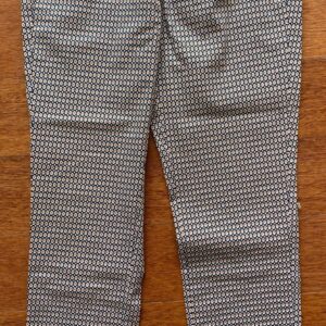 Pantalón negro con diseño Apology
