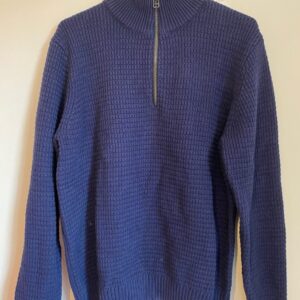 Sweater azul con cierre