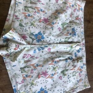 Short floreado