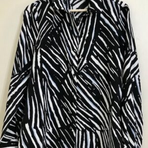 Blusa negra estampada