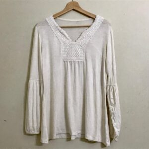 Polera con bordado