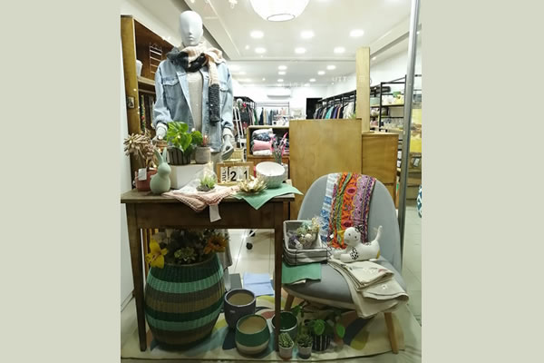 tienda-solidaria-debrachile-plaza-egaña-ñuñoa